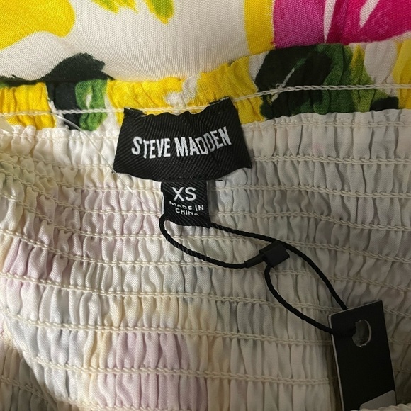 NWT Steve Madden Challis Midi Dress in a Grapefruit Print. Size X-Small - Picture 4 of 9